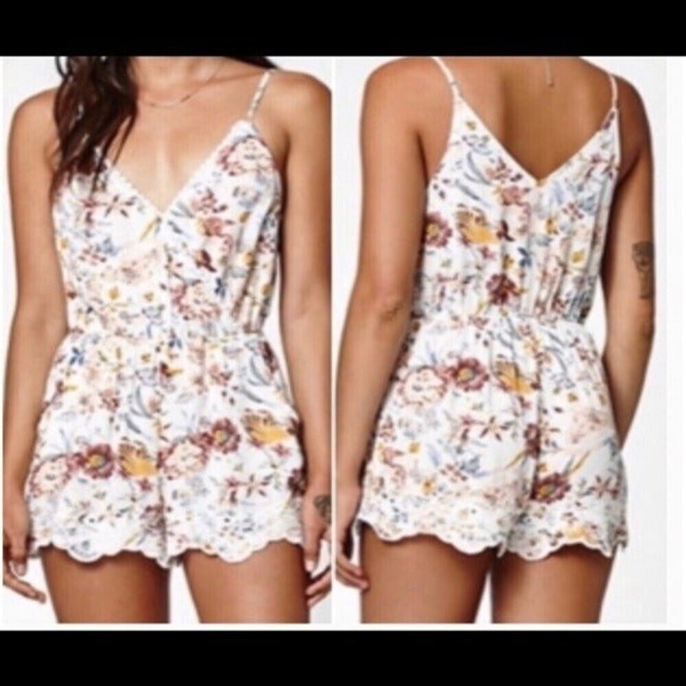 Kendall & Kylie Floral Lace Surplice Romper SZ XS